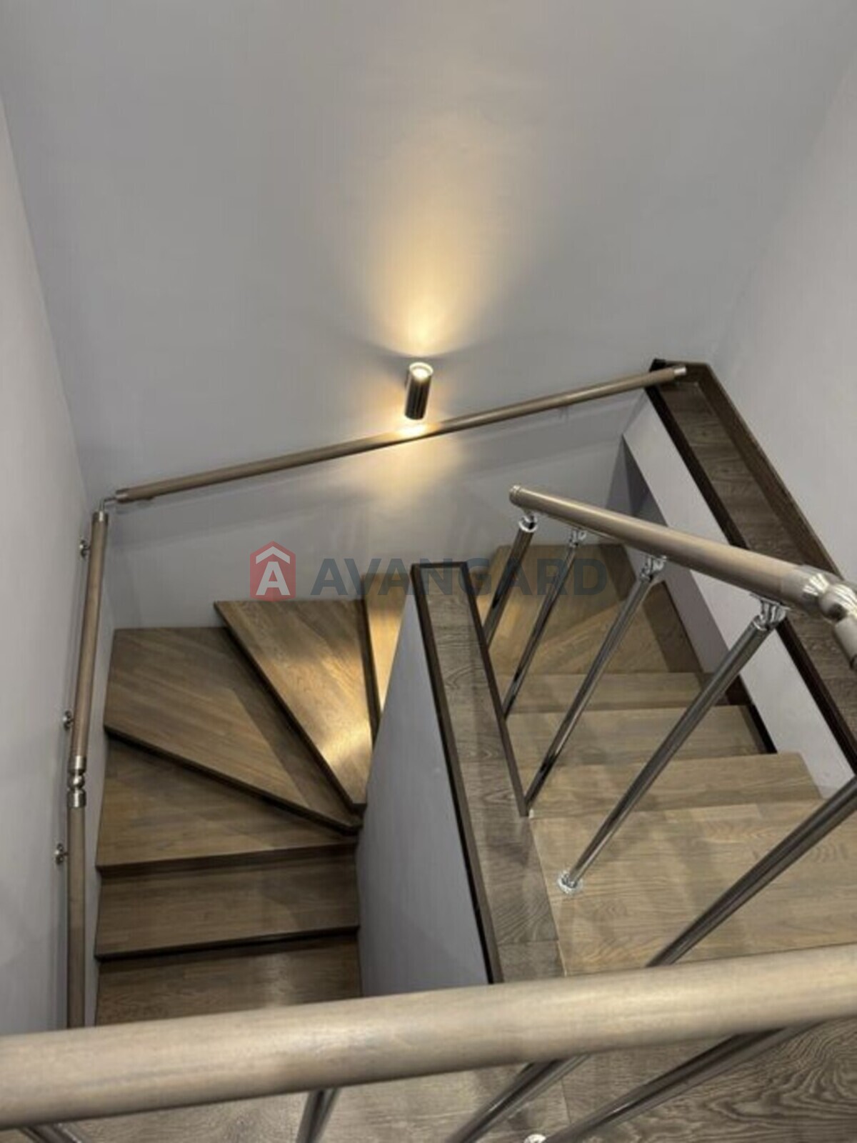 3 ��. ��������, 85/-/13 ��. �., 10/11 ������ ���� 16