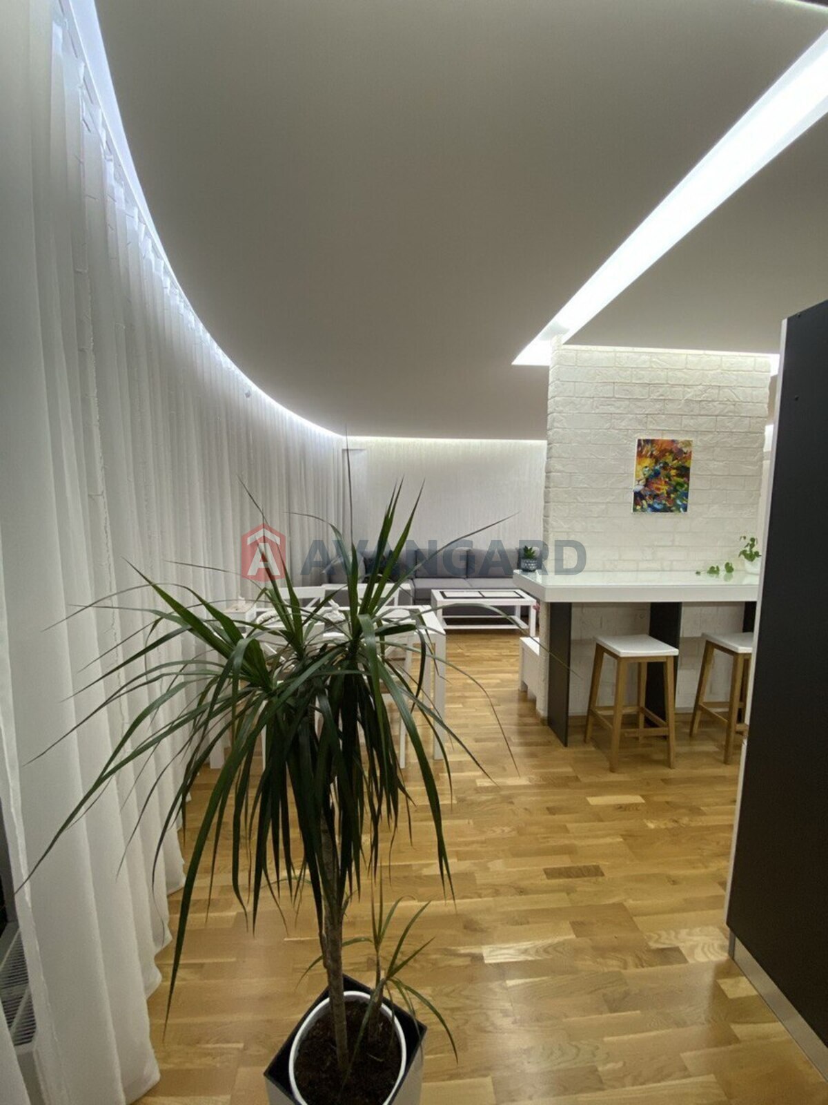 2 ��. ��������, 84/35/37 ��. �., 5/25 ������ ���� 8