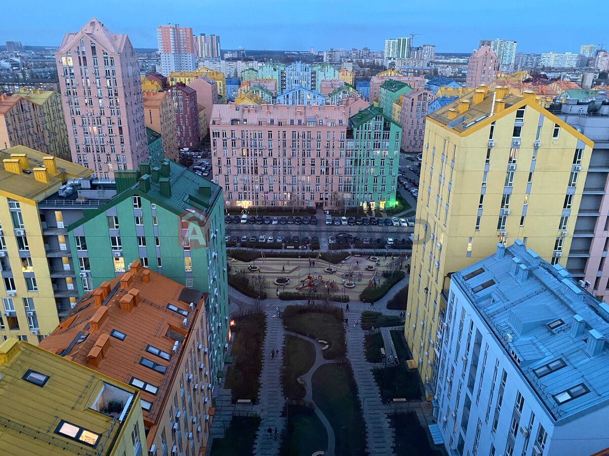 3 ��. ��������, 80/-/18 ��. �., 16/16 ������ ���� 9