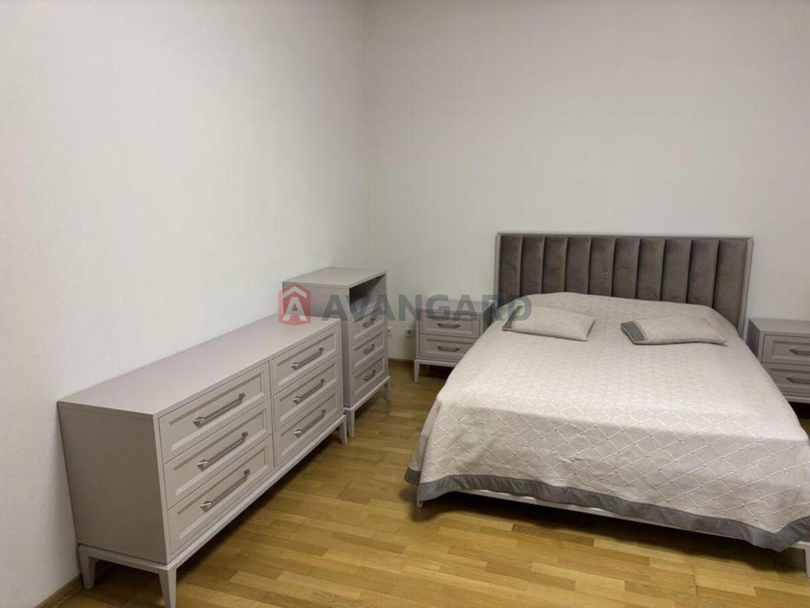 3 ��. ��������, 194/-/19 ��. �., 5/8 ������ ���� 7