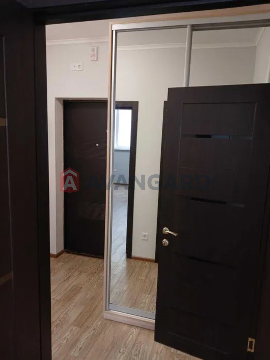 1 ����. ��������, 43/-/10 ��. �., 19/25 ���� ���� 8