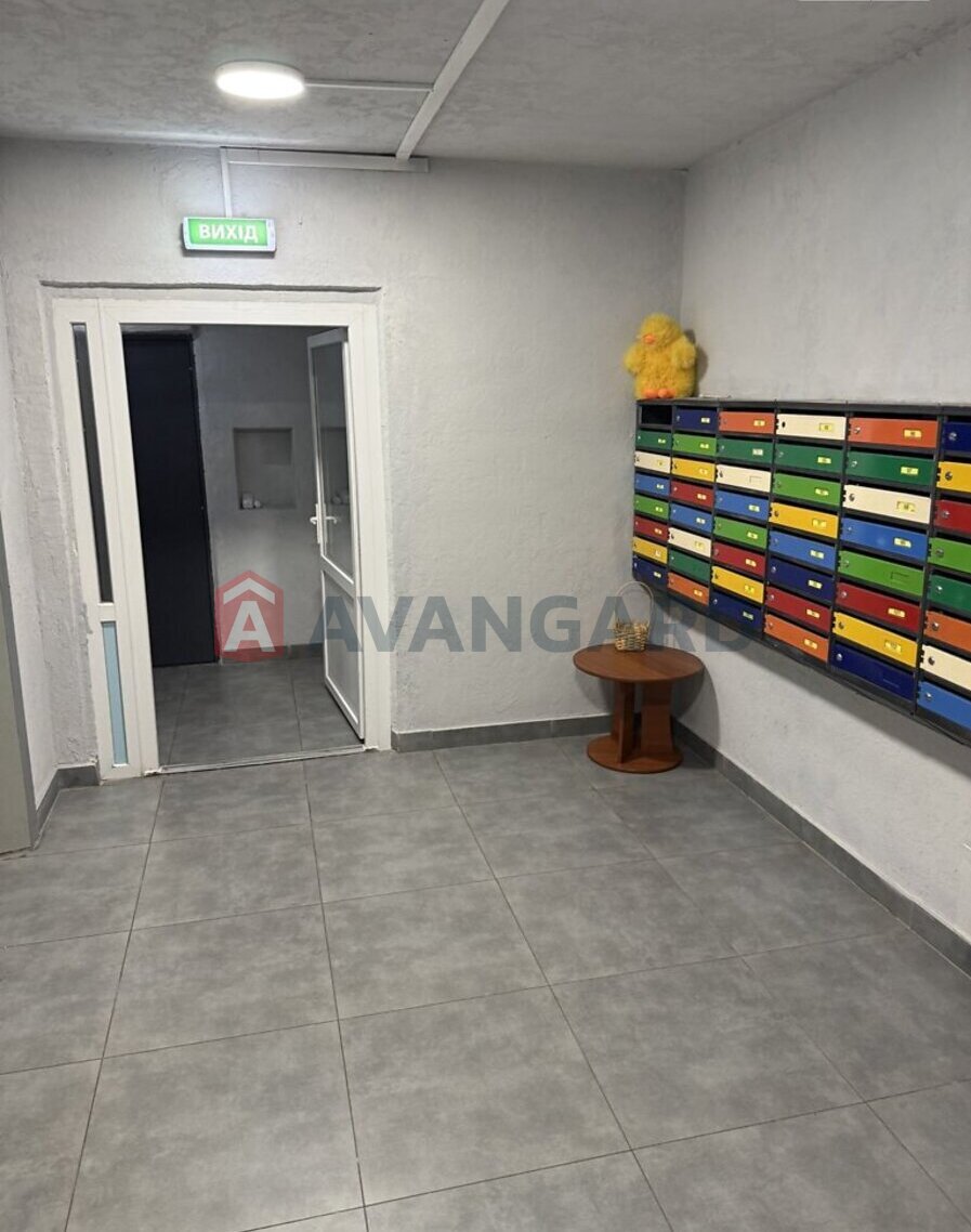 3 ����. ��������, 86/48/9 ��. �., 6/18 ���� ���� 3