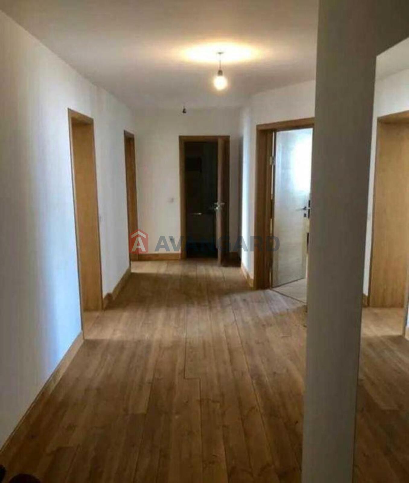 3 ��. ��������, 94/-/18 ��. �., 23/25 ������ ���� 12