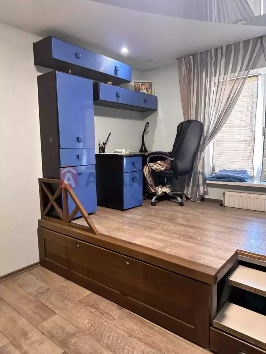 3 ��. ��������, 77/43/10 ��. �., 2/4 ������ ���� 7