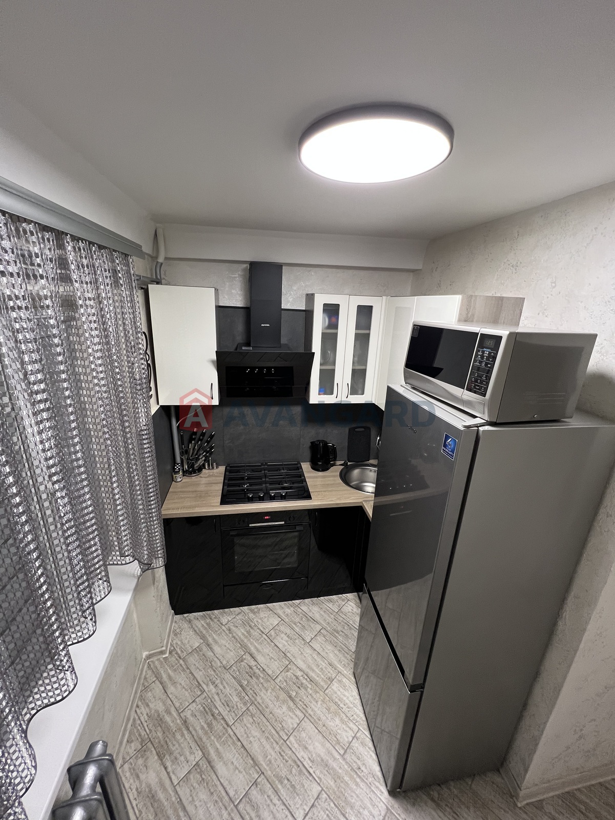 1 ����. ��������, 31,47/14,94/6,4 ��. �., 3/5 ���� ���� 3