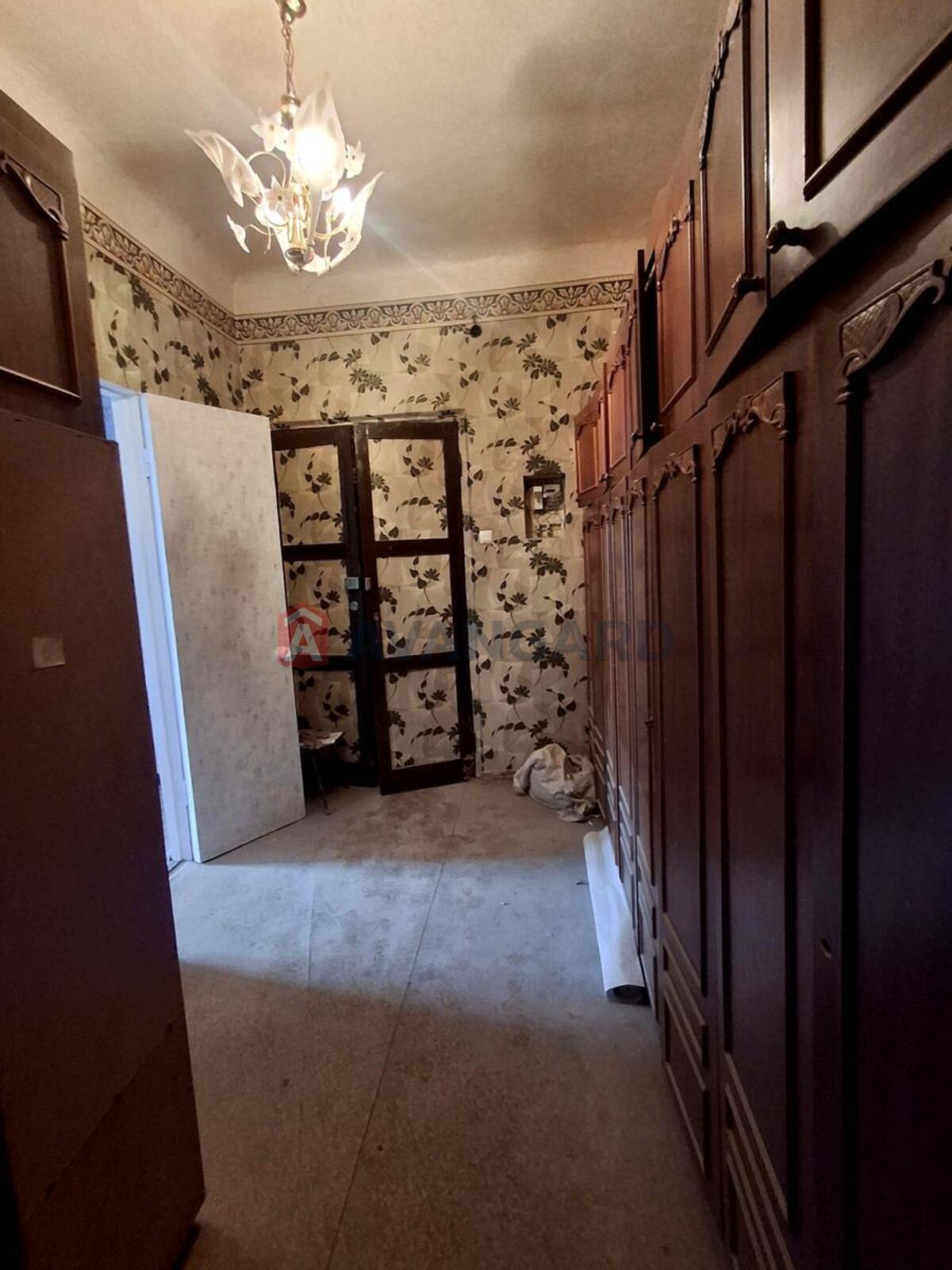 2 ��. ��������, 59/38/10 ��. �., 4/4 ������ ���� 8