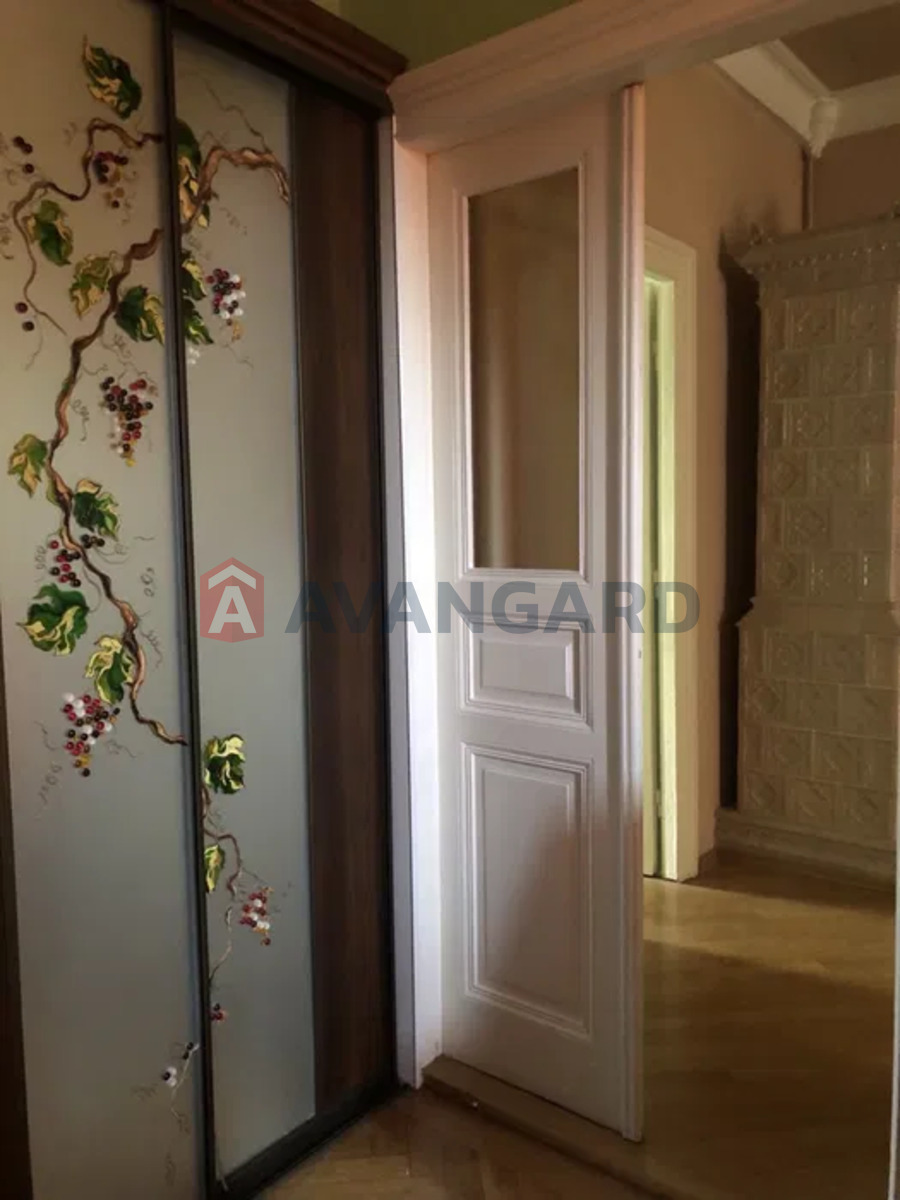 3 ��. ��������, 102/-/12 ��. �., 4/5 ������ ���� 17