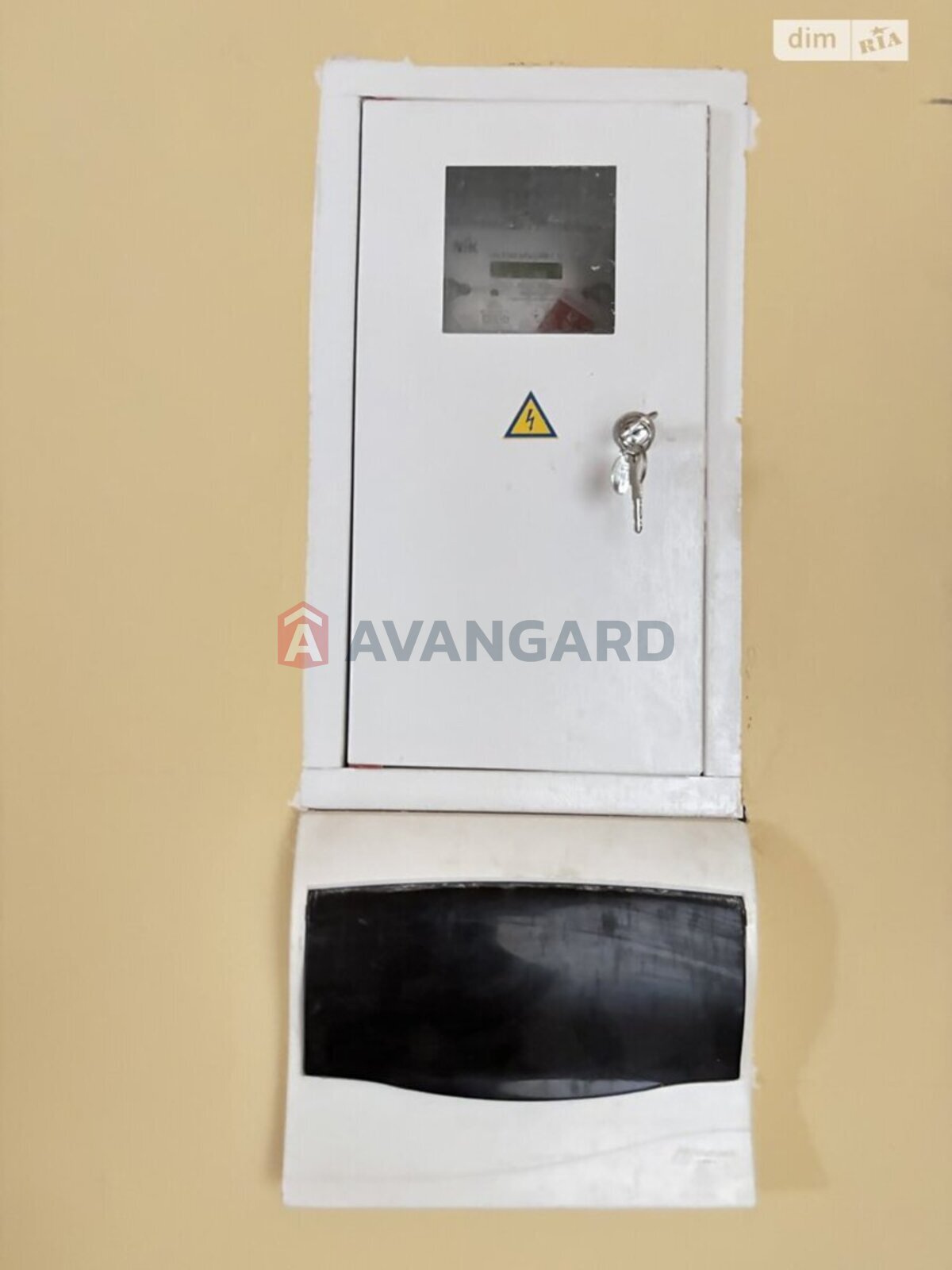 3 ��. ��������, 74/-/- ��. �., 2/4 ������ ���� 17