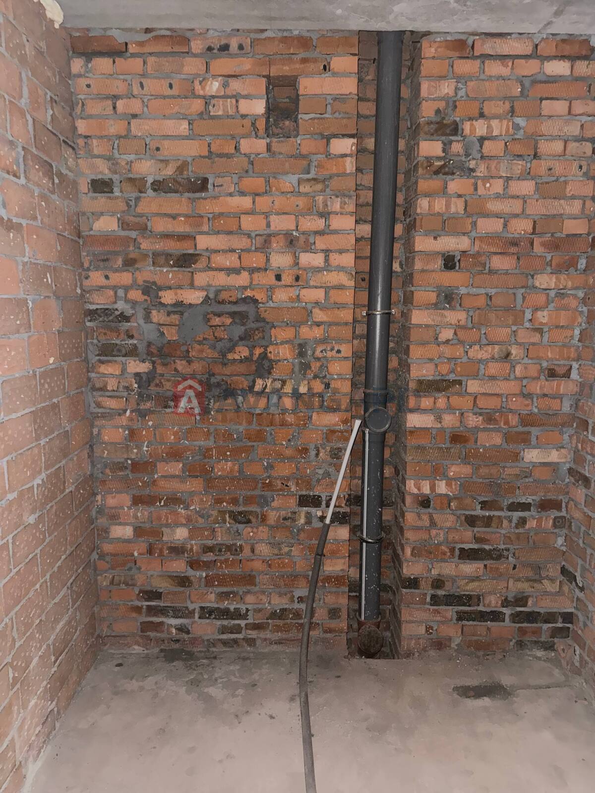 1 ��. ��������, 54/23/30 ��. �., 6/10 ������ ���� 11