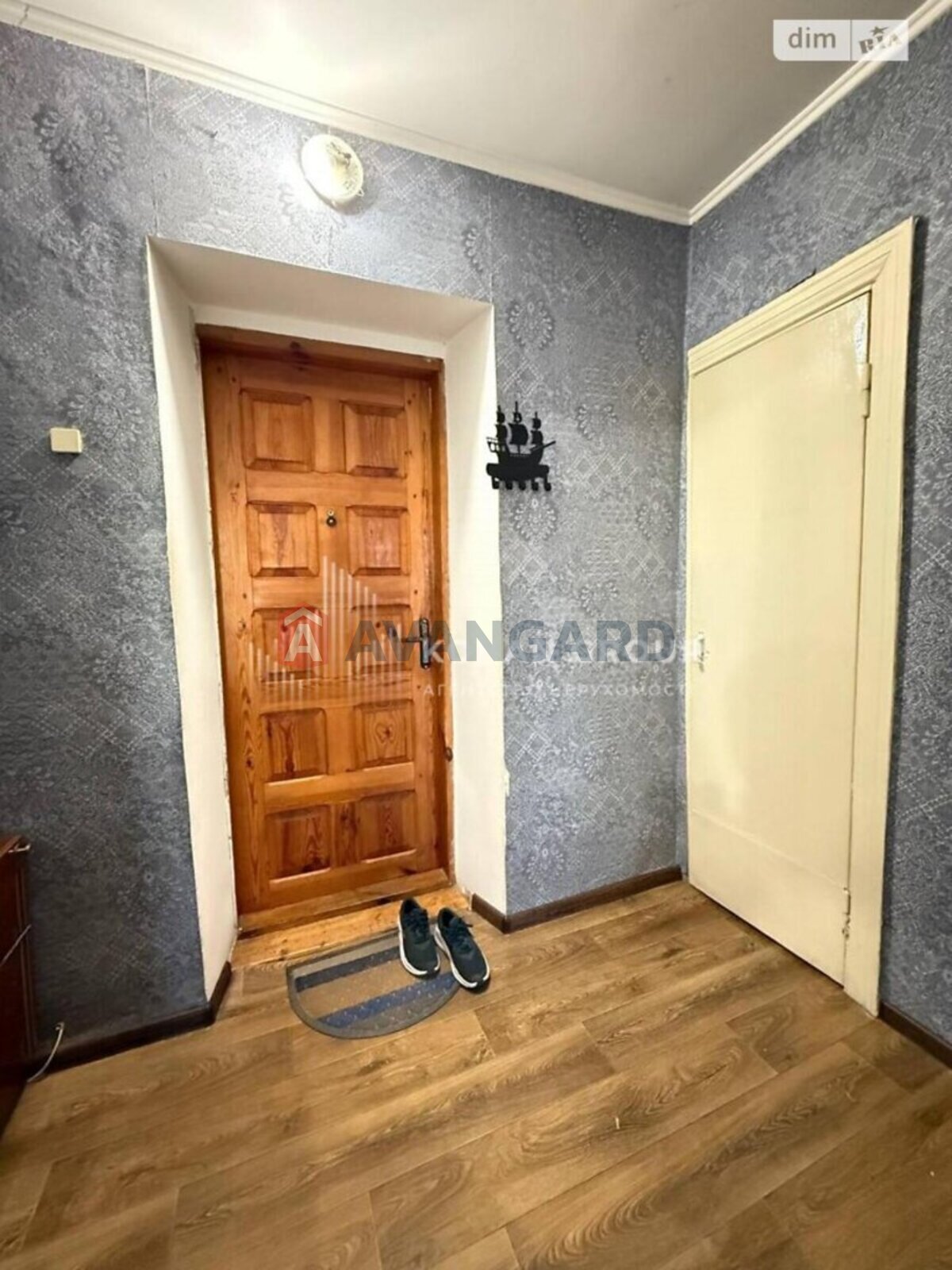 1 ��. ��������, 35/18/6 ��. �., 9/10 ������ ���� 9