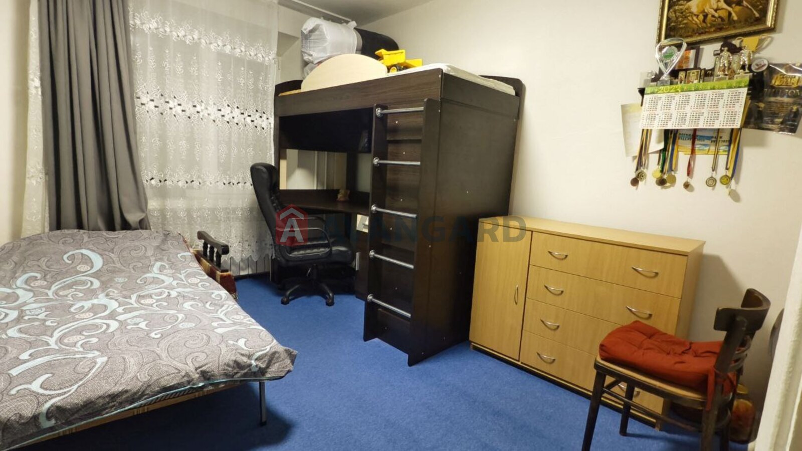 4 ��. ��������, 74/45/8,4 ��. �., 8/9 ������ ���� 12