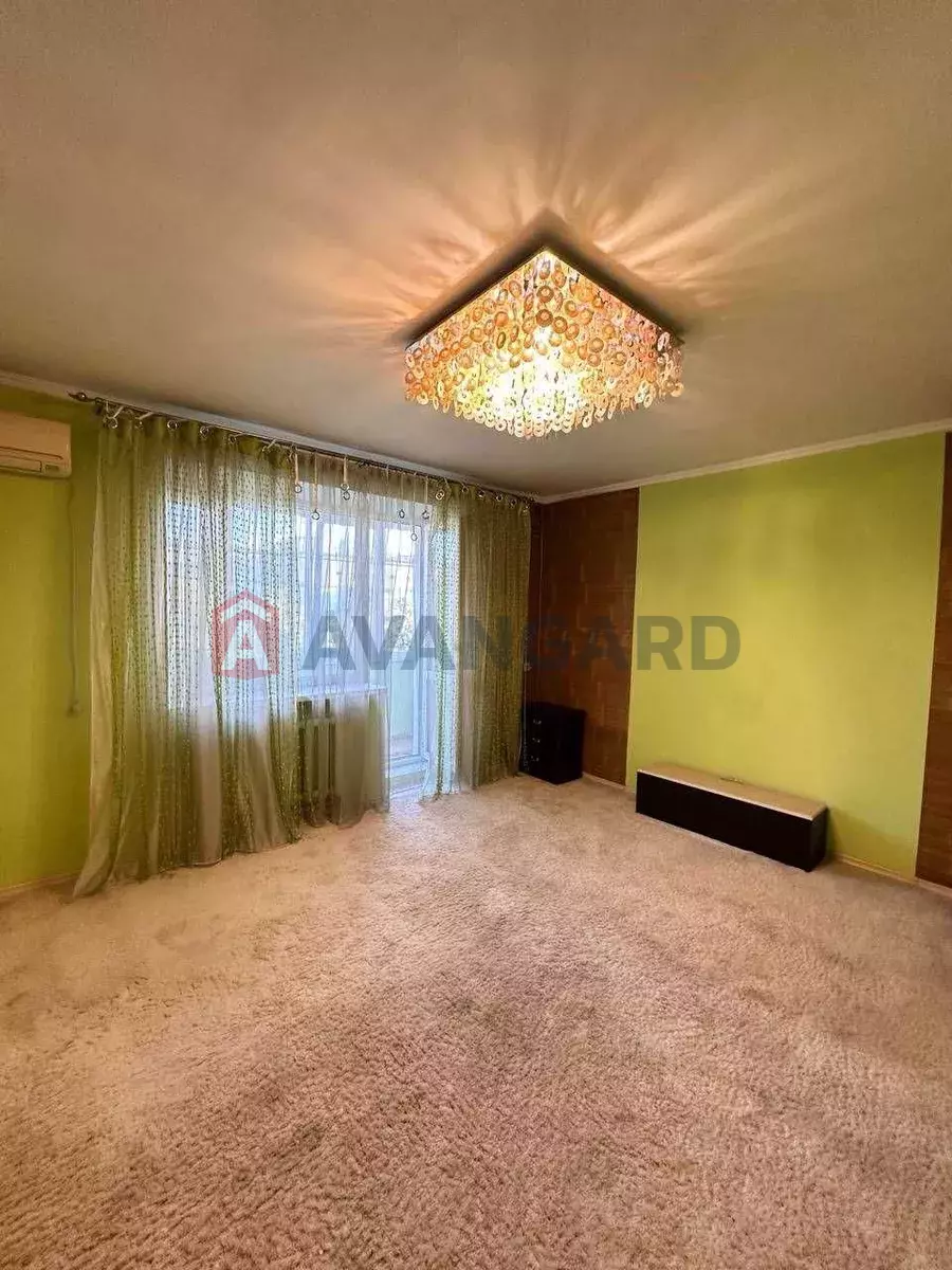 3 ����. ��������, 70/-/10 ��. �., 5/5 ���� ���� 12