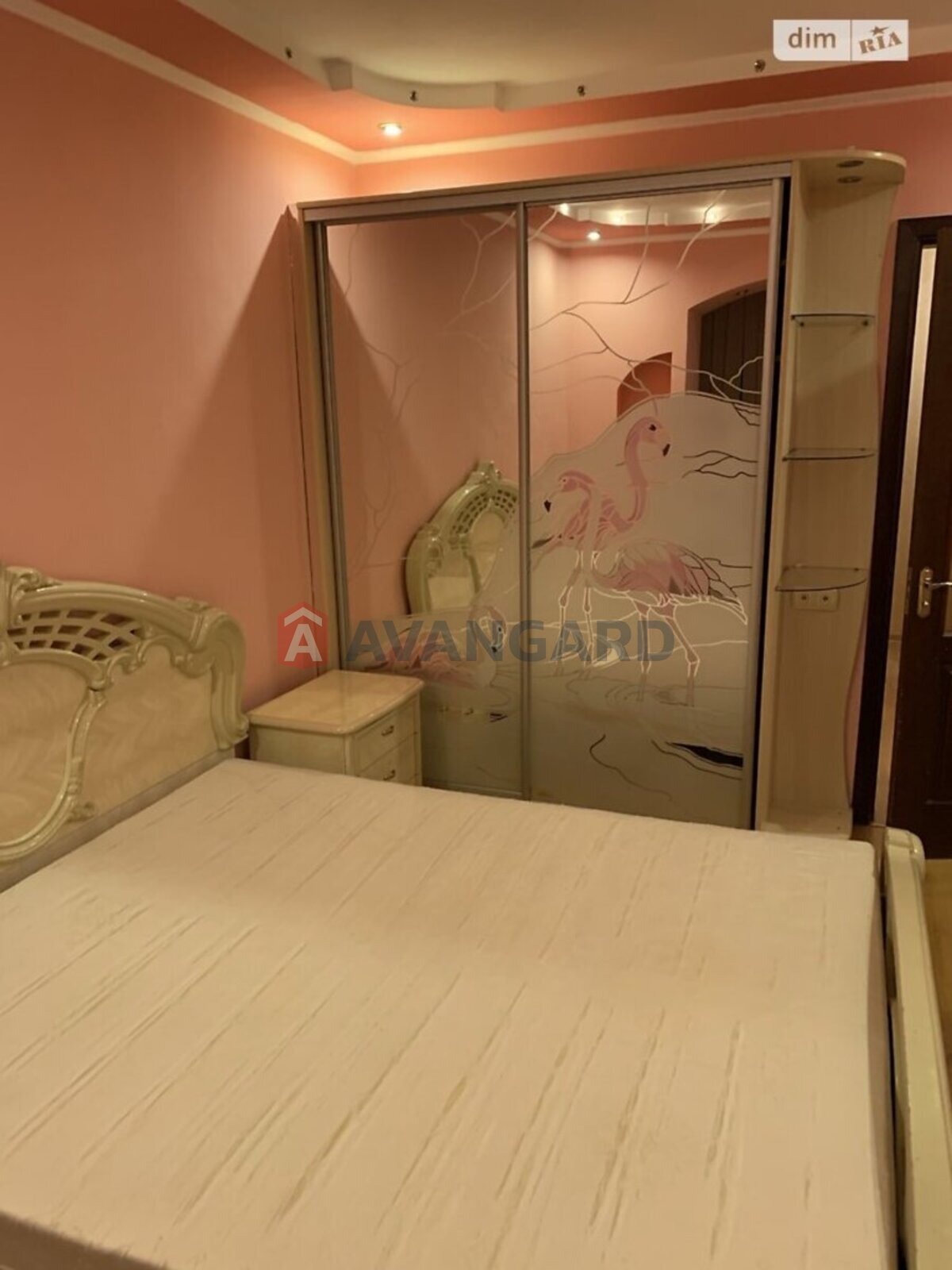 3 ��. ��������, 65/42/15 ��. �., 9/10 ������ ���� 1