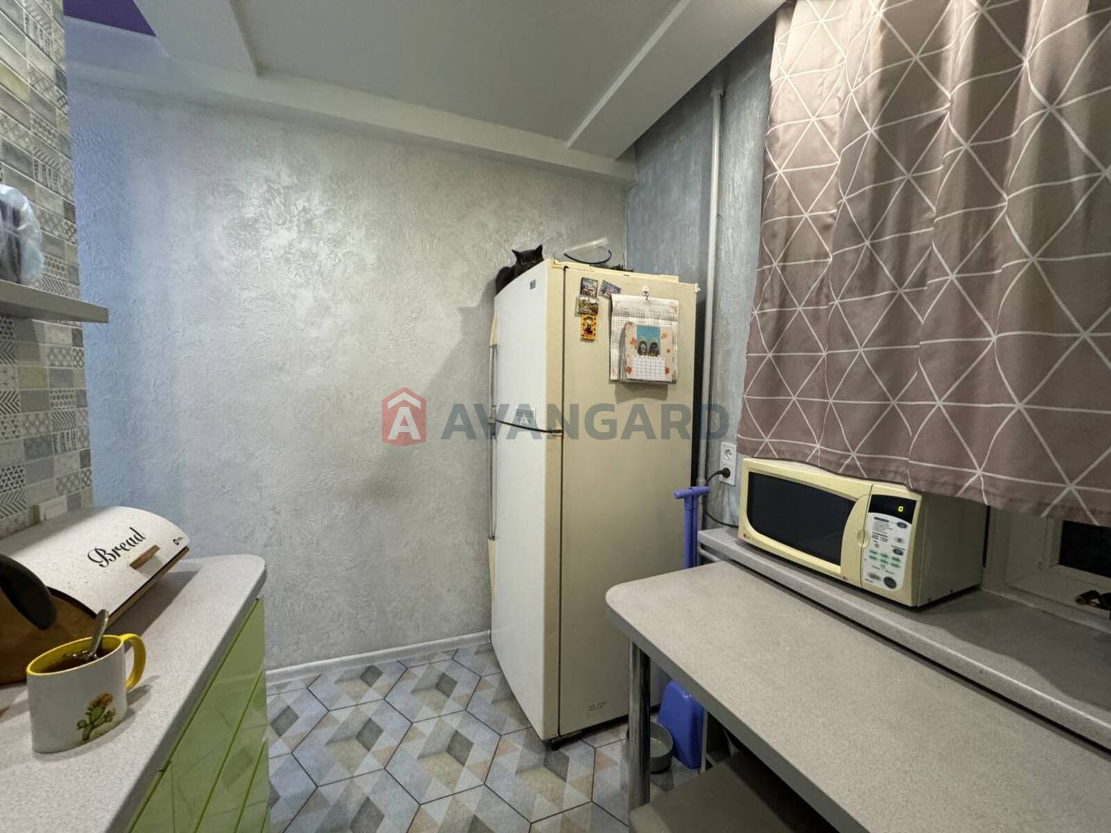 3 ��. ��������, 53.85/6.3/37.7 ��. �., 3/5 ������ ���� 12