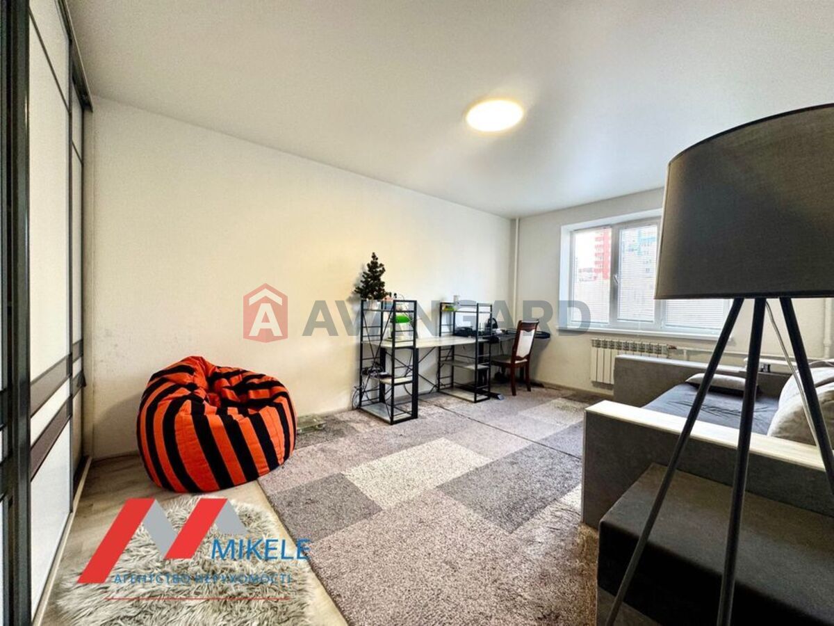 1 ��. ��������, 39/-/7 ��. �., 3/9 ������ ���� 8