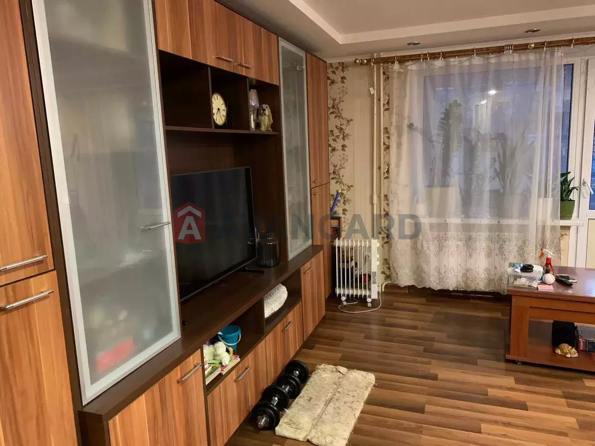 3 ��. ��������, 63/-/60 ��. �., 2/9 ������ ���� 8