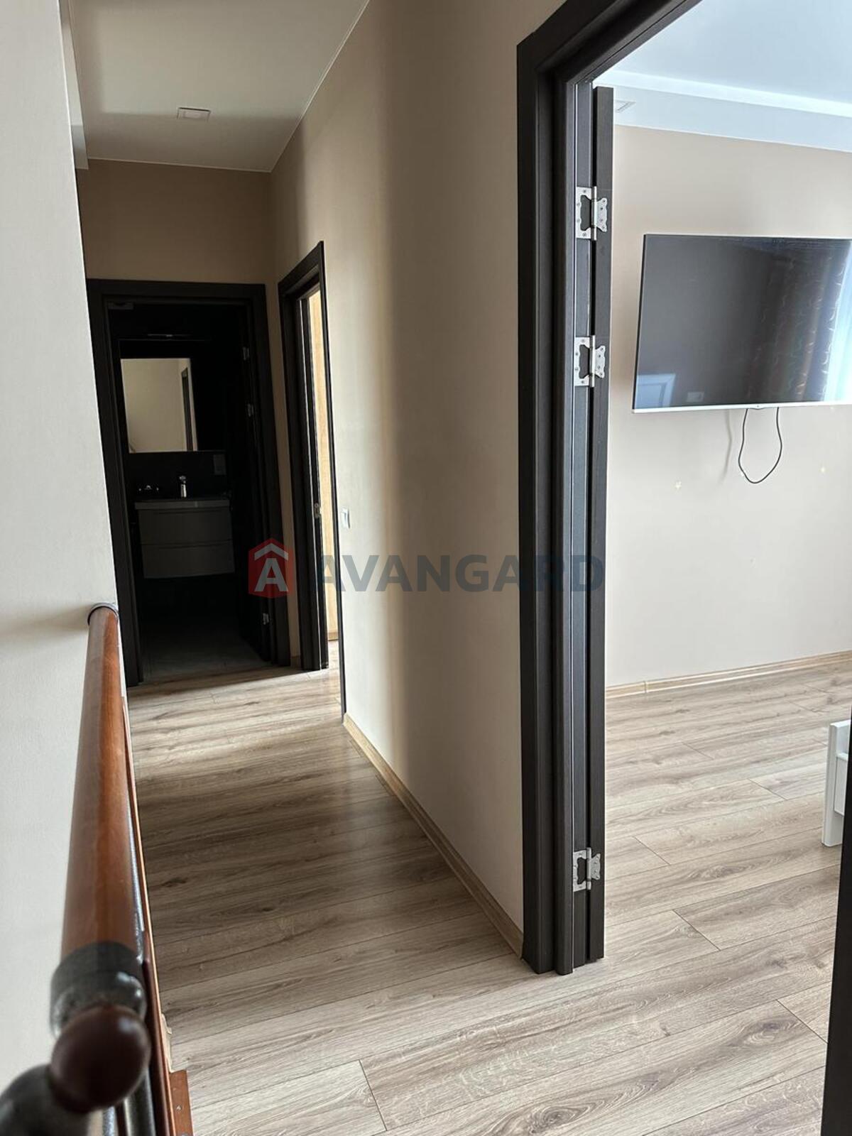 3 ��. ��������, 94/50/12 ��. �., 11/12 ������ ���� 10