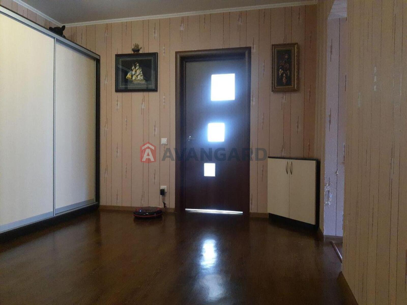 3 ����. ��������, 75/40/8 ��. �., 12/20 ���� ���� 11