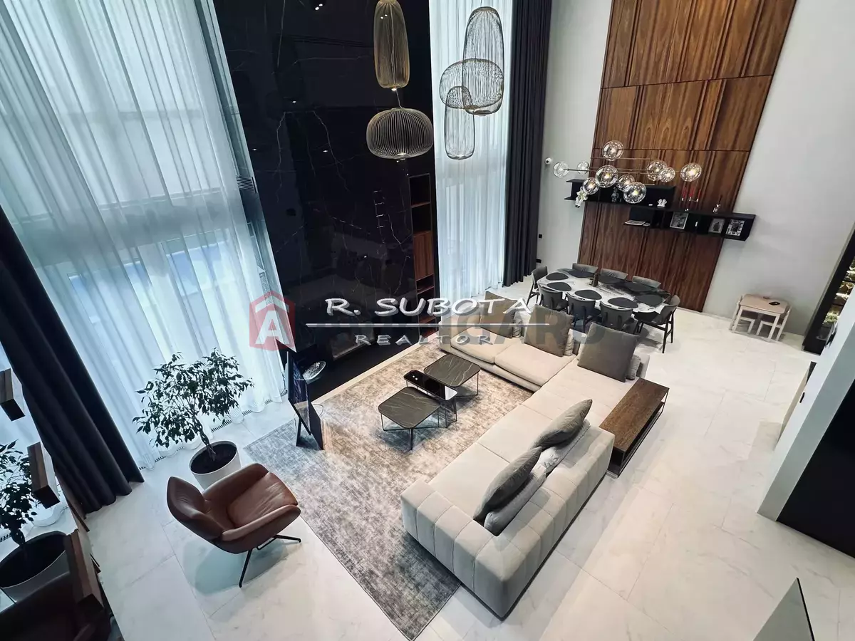 �������, 300 ��.�. ���� 20