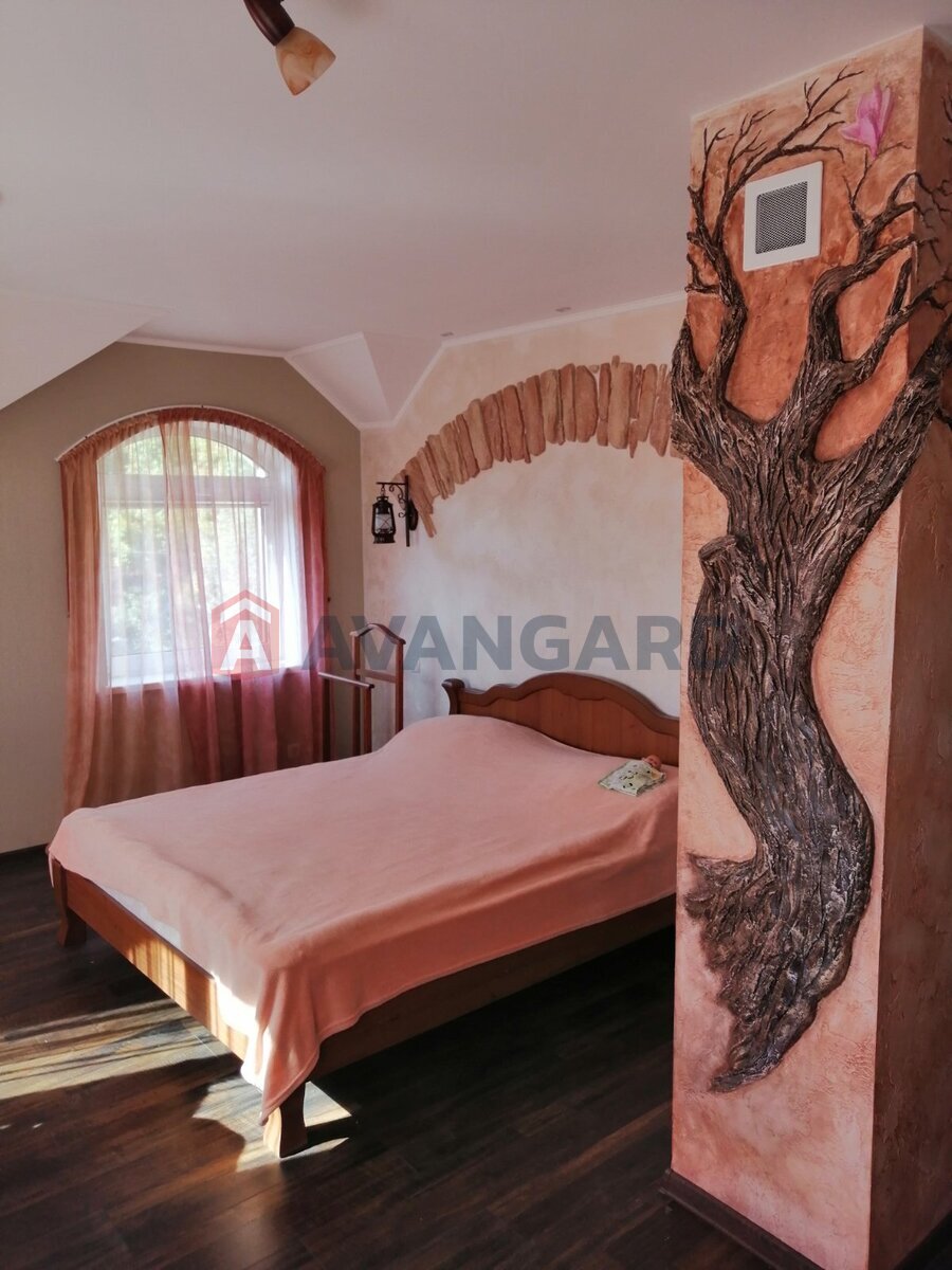 ����, 100 ��.�. ���� 3