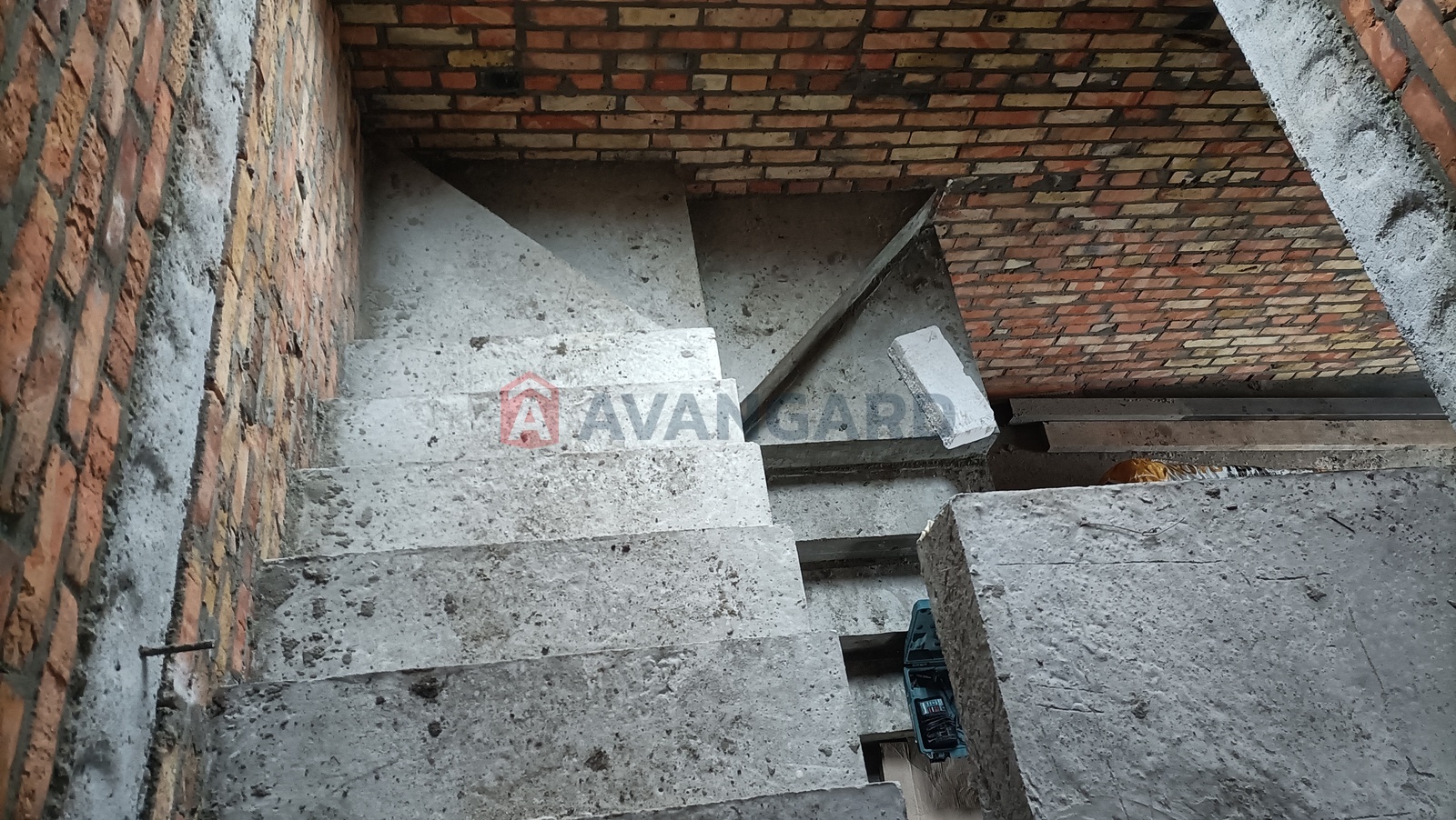 �������, 115 ��.�. ���� 8