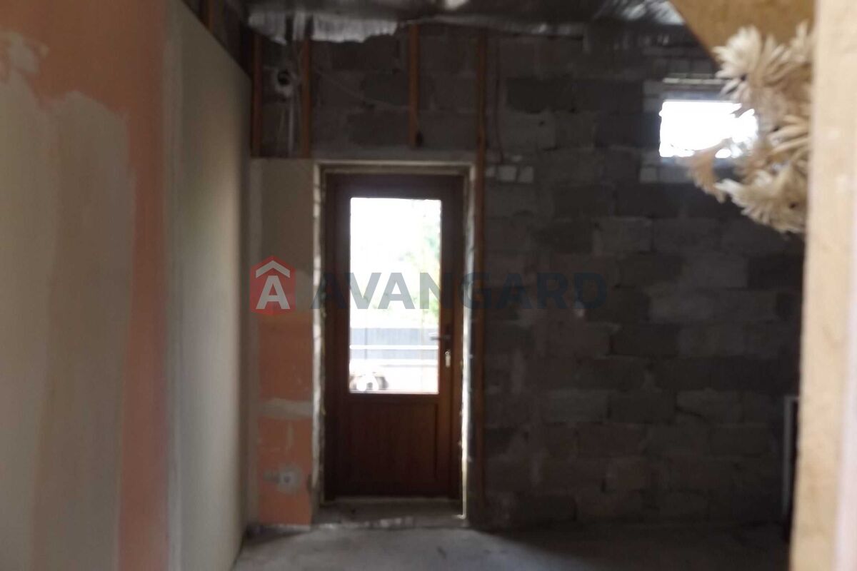 �������, 298 ��.�. ���� 7