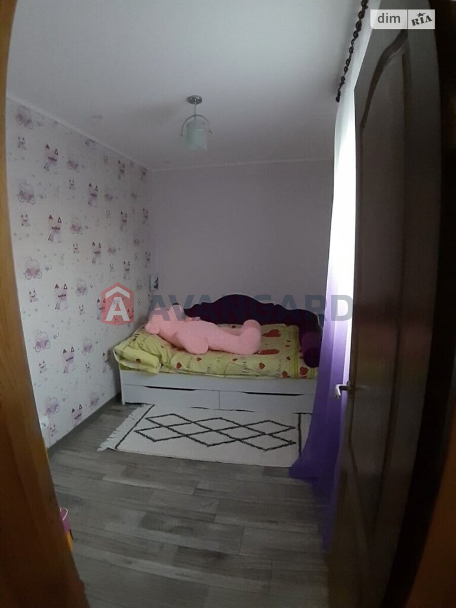 ���, 105 ��.�. ���� 12