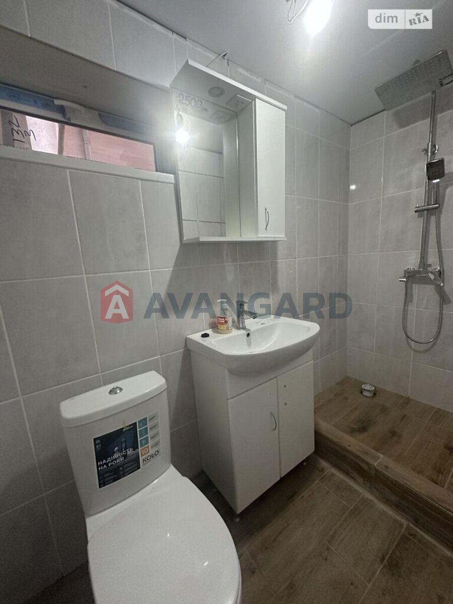 ������� �������, 33 ��.�. ���� 6