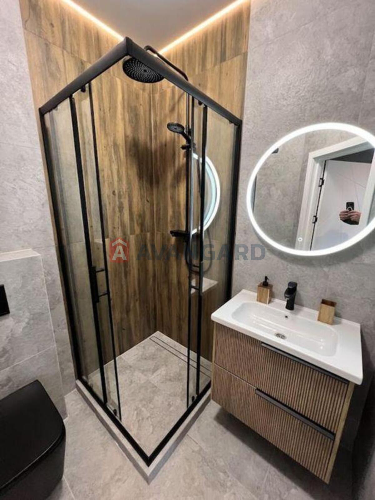 ��������, 33 ��.�. ���� 8