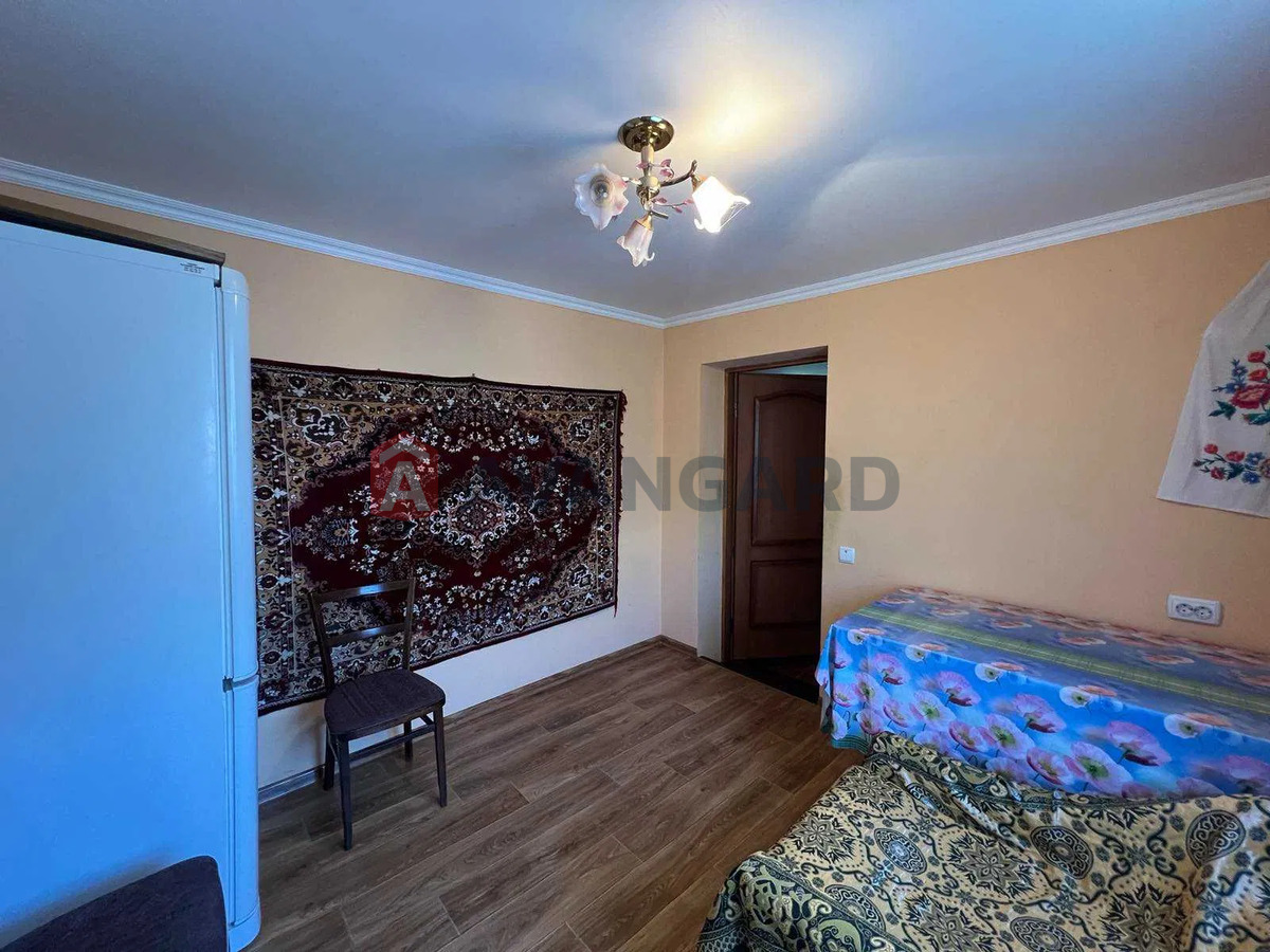 ������� �������, 43 ��.�. ���� 7