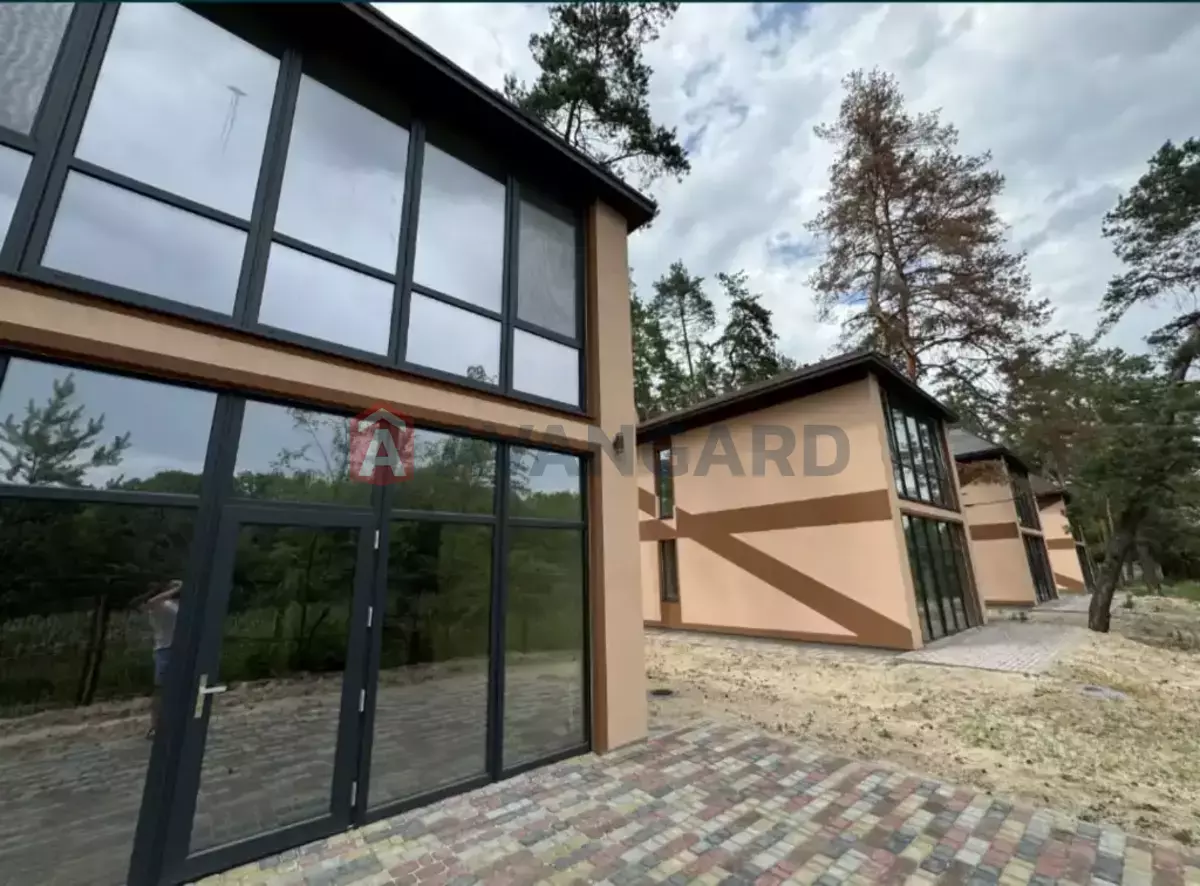 100 ��.�. ���� 4