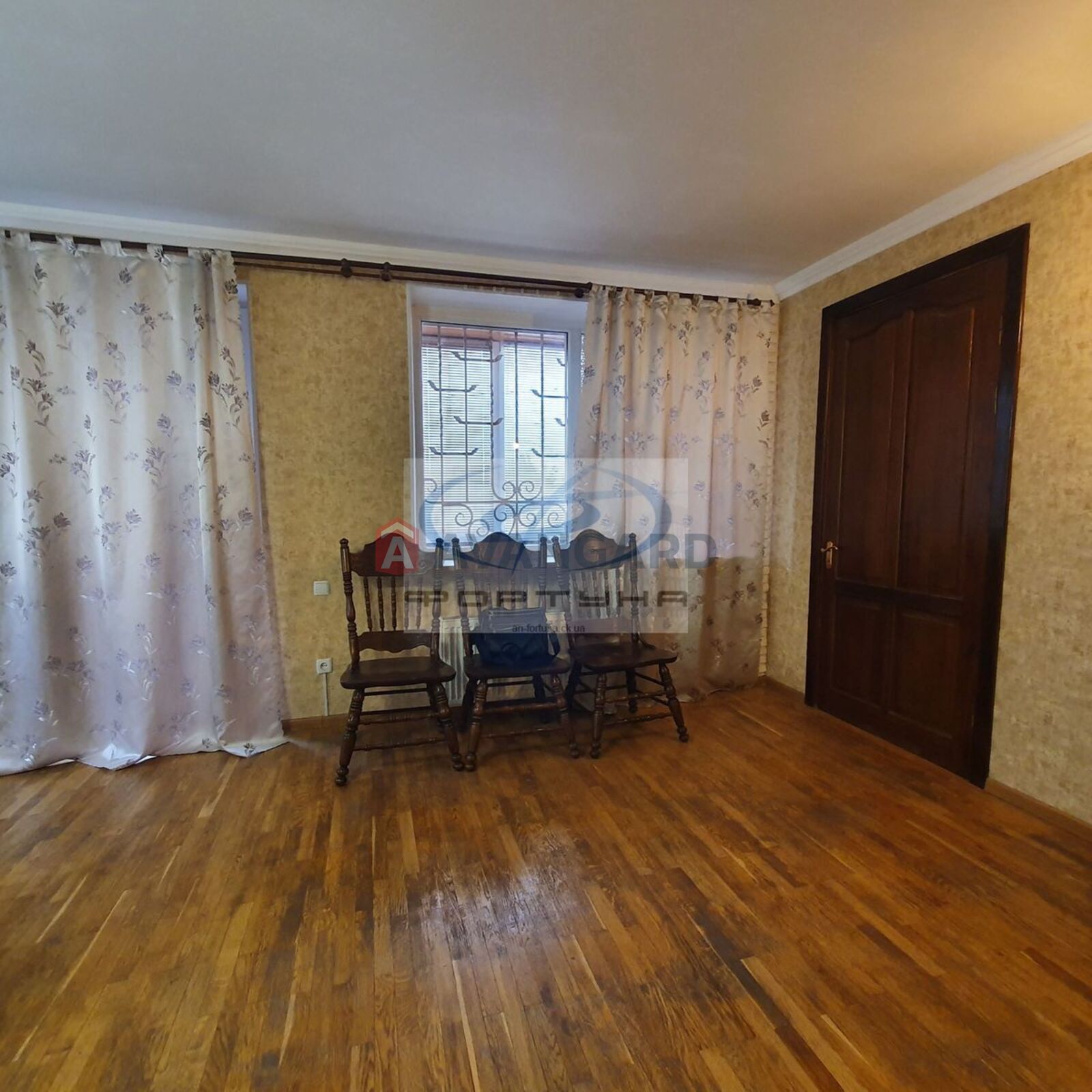 �������, 250 ��.�. ���� 5