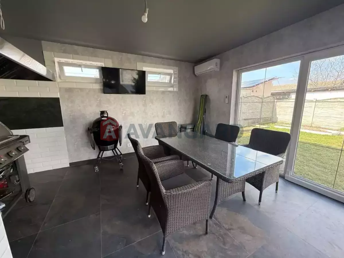 �������, 115 ��.�. ���� 24