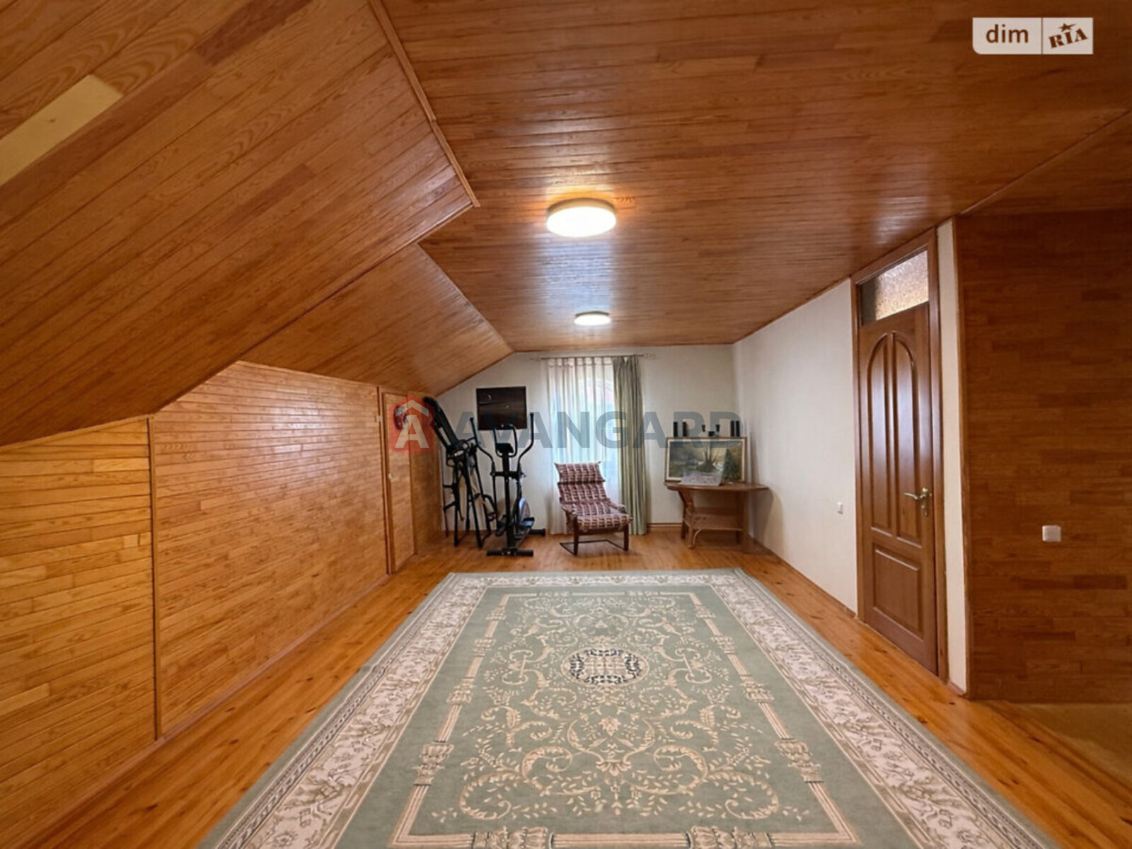 �������, 300 ��.�. ���� 27