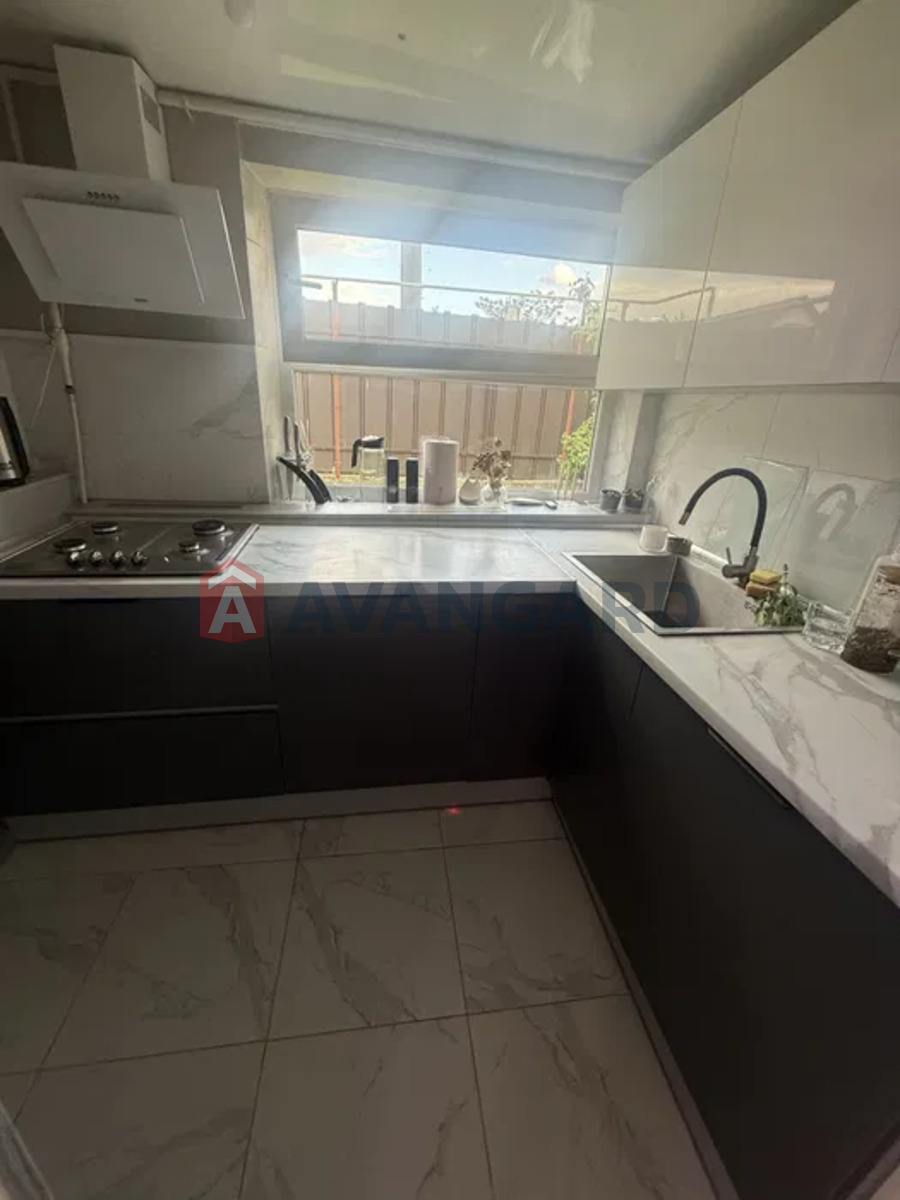 �������, 100 ��.�. ���� 5