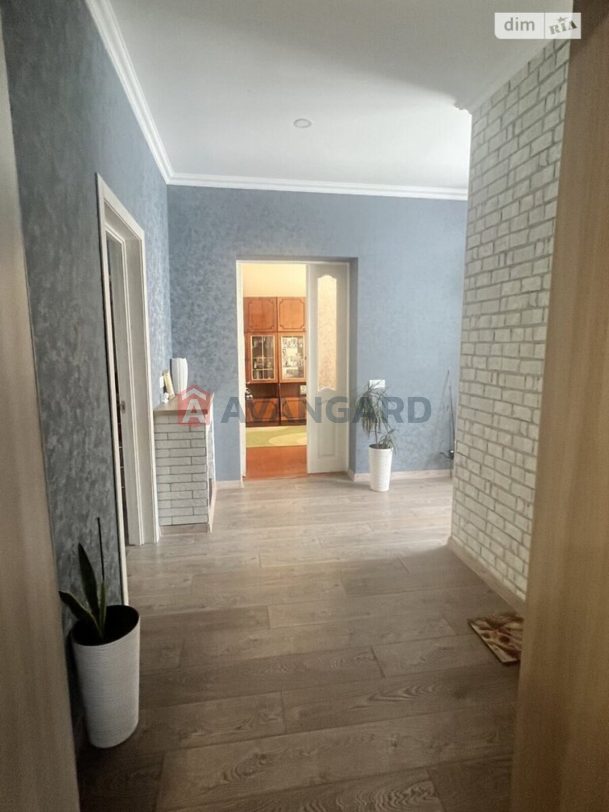 �������, 120 ��.�. ���� 19