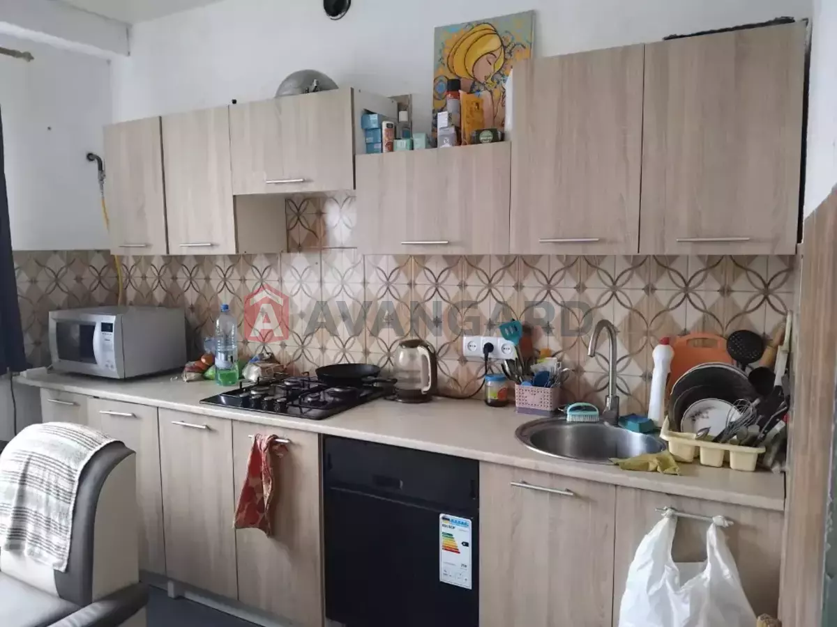 �������, 80 ��.�. ���� 12