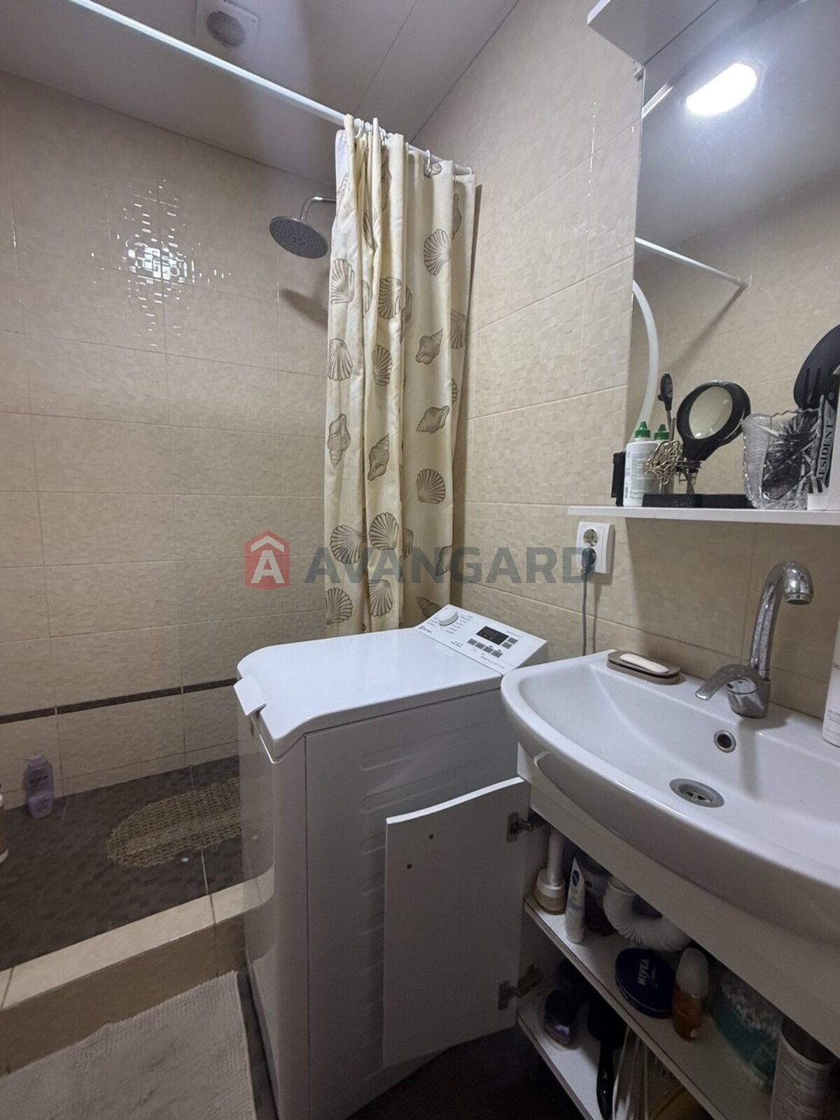 ������� �������, 77 ��.�. ���� 18