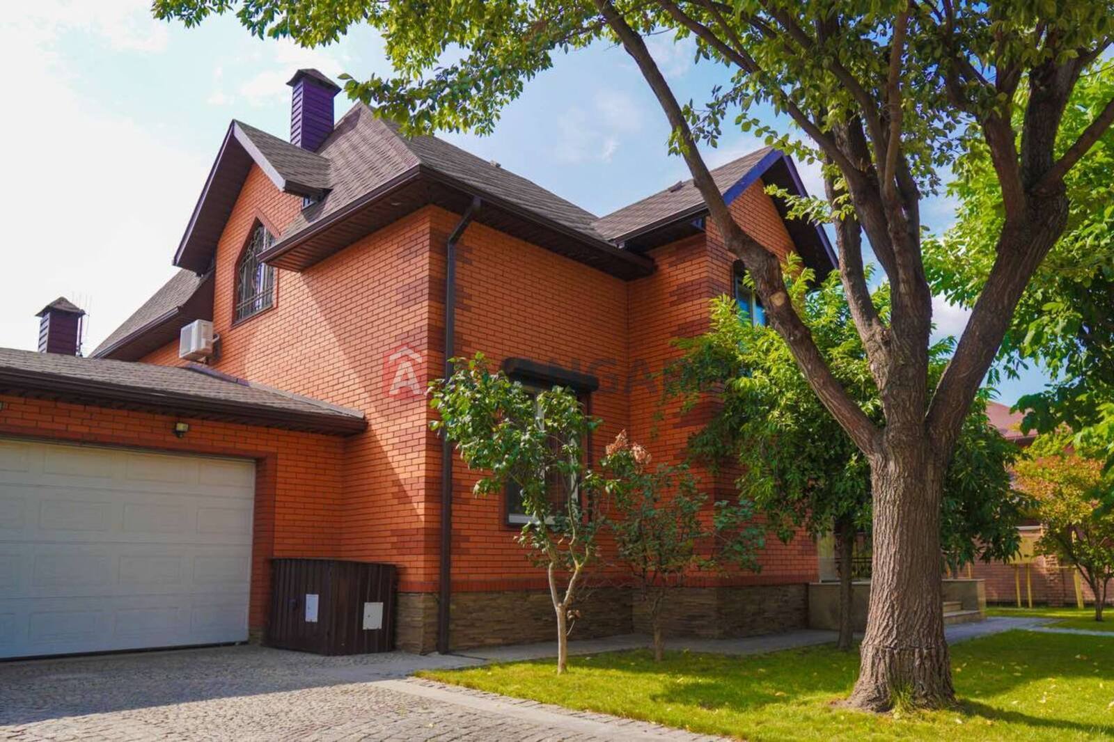 �������, 300 ��.�. ���� 1