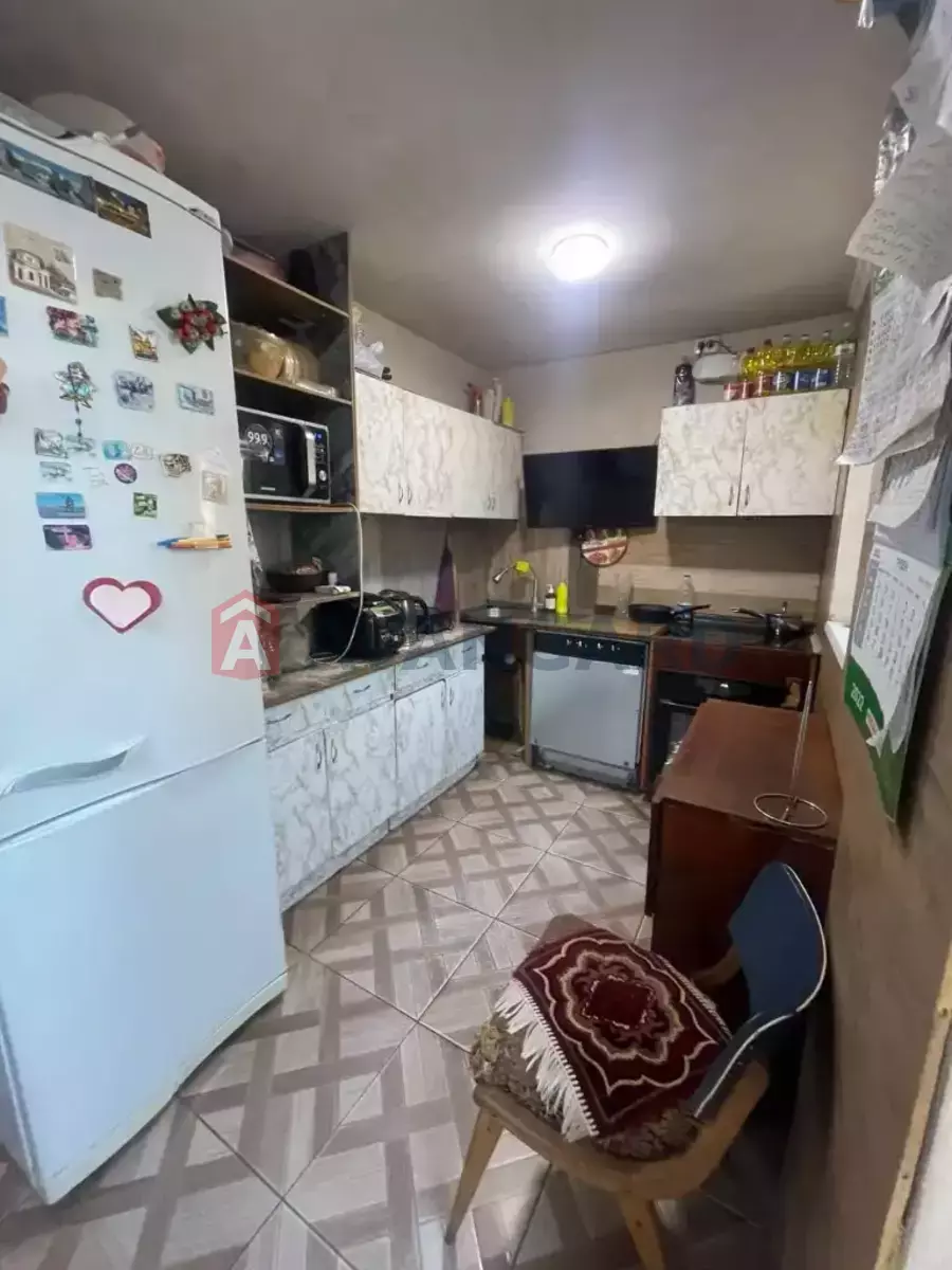 ������� �������, 37 ��.�. ���� 7