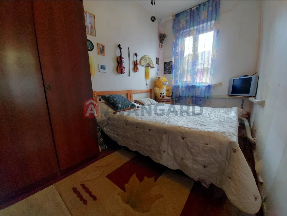 ������� �������, 42 ��.�. ���� 6