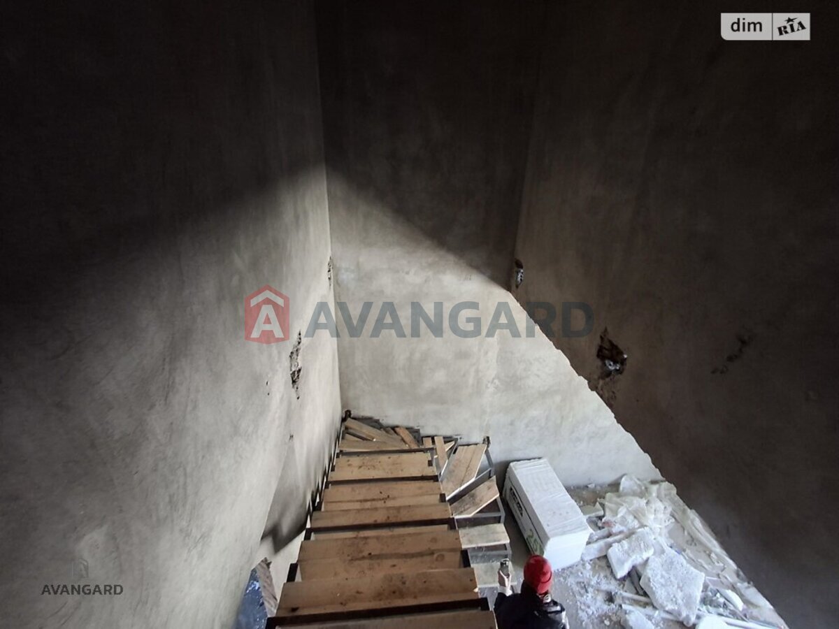 ��������, 75 ��.�. ���� 13