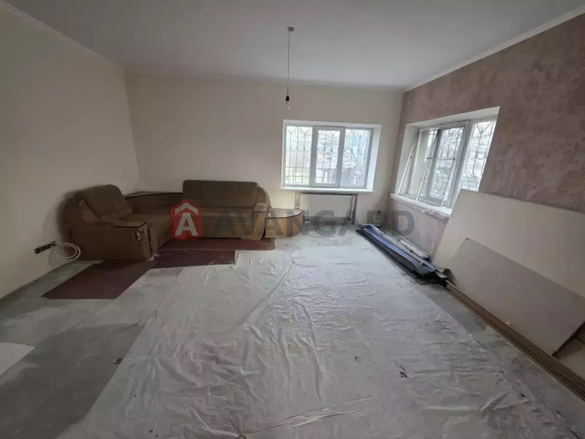 �������, 370 ��.�. ���� 3