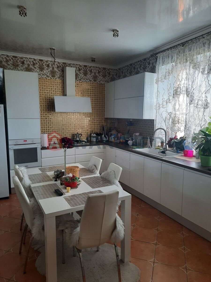 �������, 250 ��.�. ���� 8