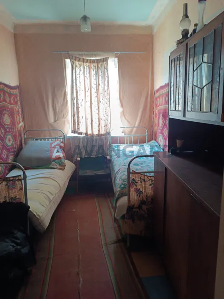 ����, 64 ��.�. ���� 10