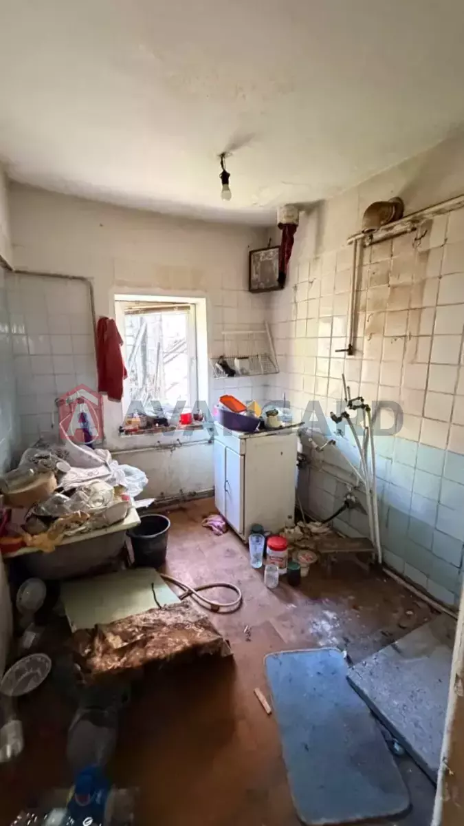 ������� �������, 42 ��.�. ���� 9