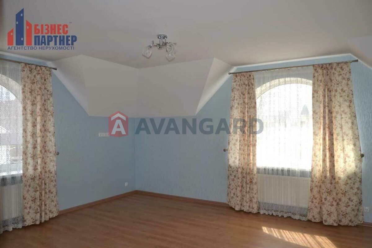 �������, 290 ��.�. ���� 10