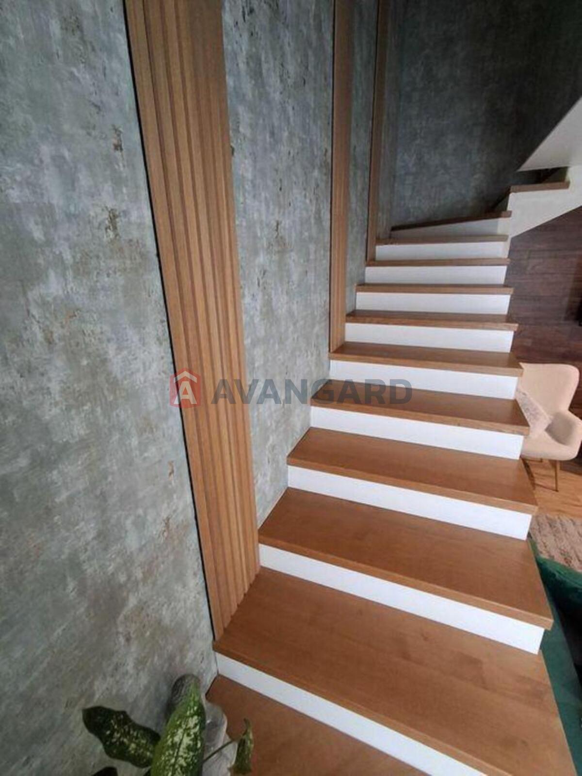 ��������, 46 ��.�. ���� 13