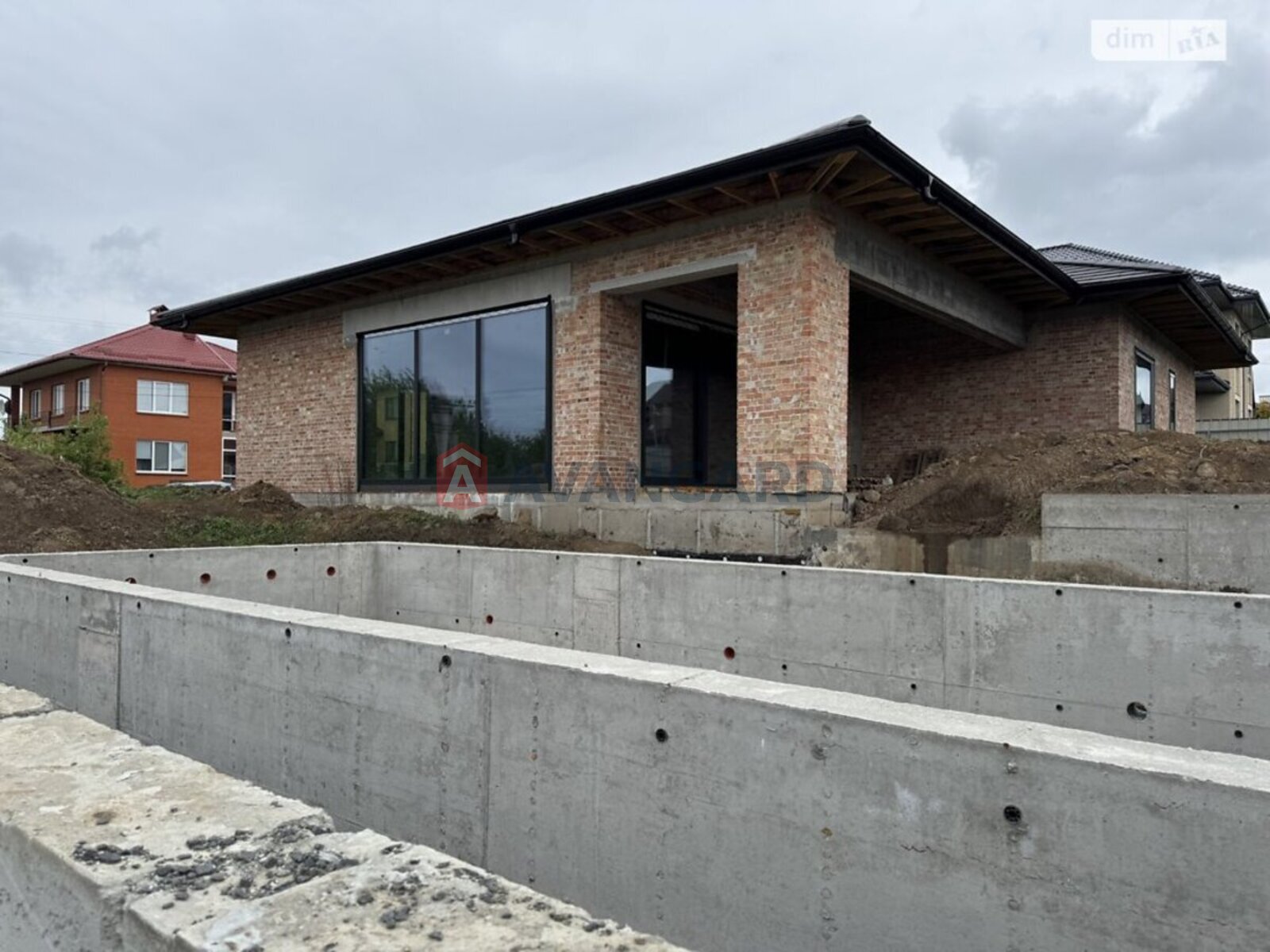 �������, 272 ��.�. ���� 4