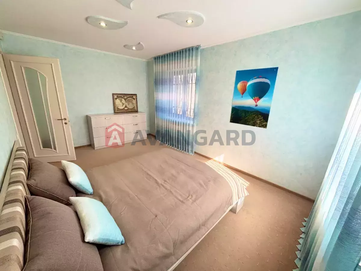 �������, 296 ��.�. ���� 8